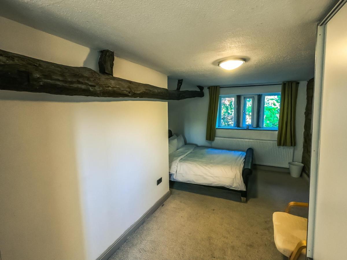 Luxury Traditional Stone In Saddleworth Holiday home *