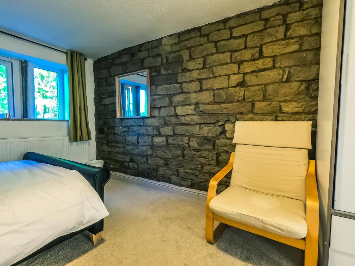 Luxury Traditional Stone In Saddleworth * Oldham