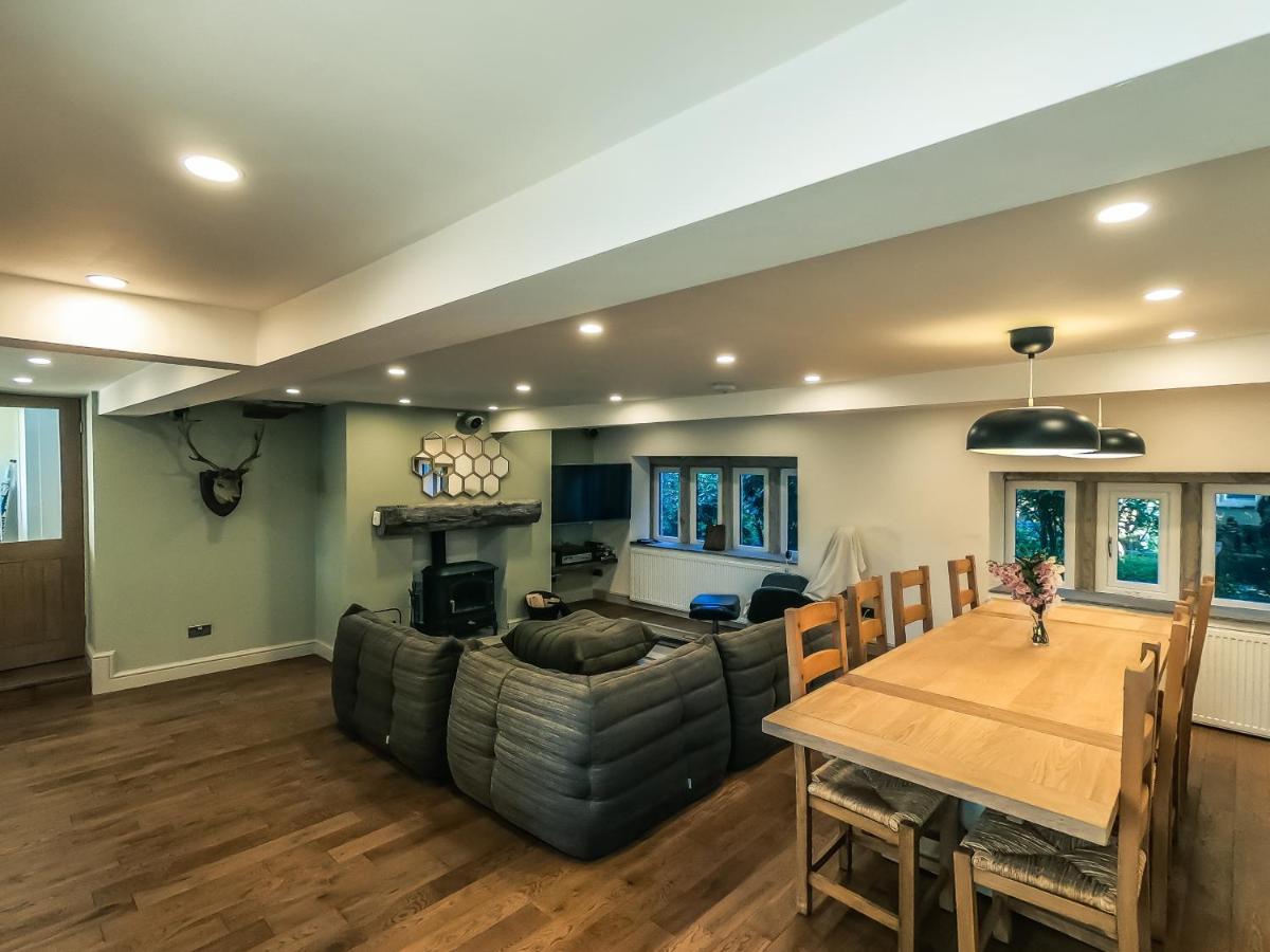 Holiday home Luxury Traditional Stone In Saddleworth